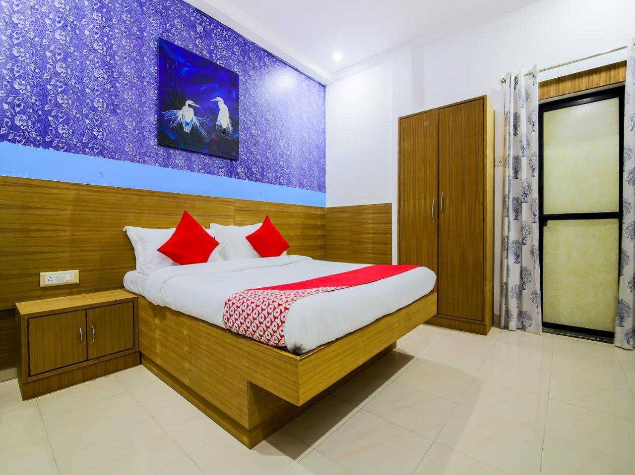 Oyo 22056 Arambol Plaza Beach Resort Exterior photo